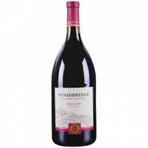Woodbridge - Pinot Noir - 1.5 L